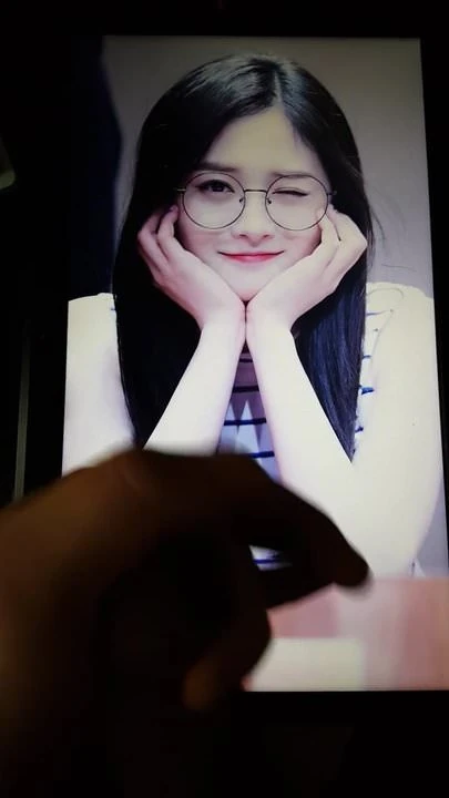 Pristin Kyulkyung ( aka. pinky ex. IOI )