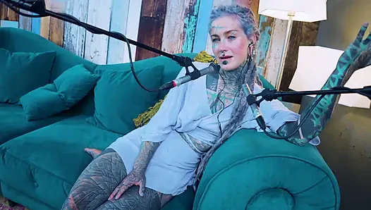 Я говорю о F - Страх - подкаст ASMR, Sfw говорит готессу, худенькая девушка дреды татуированная модель татуированная девушка