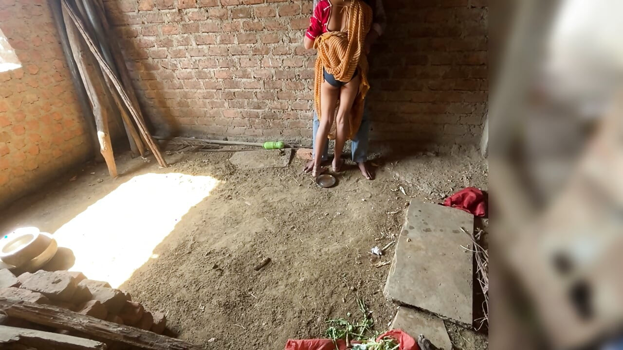 Young girl from the village very tight pussy outdoor sex video, Indian beautiful young girl first time sex sex video.