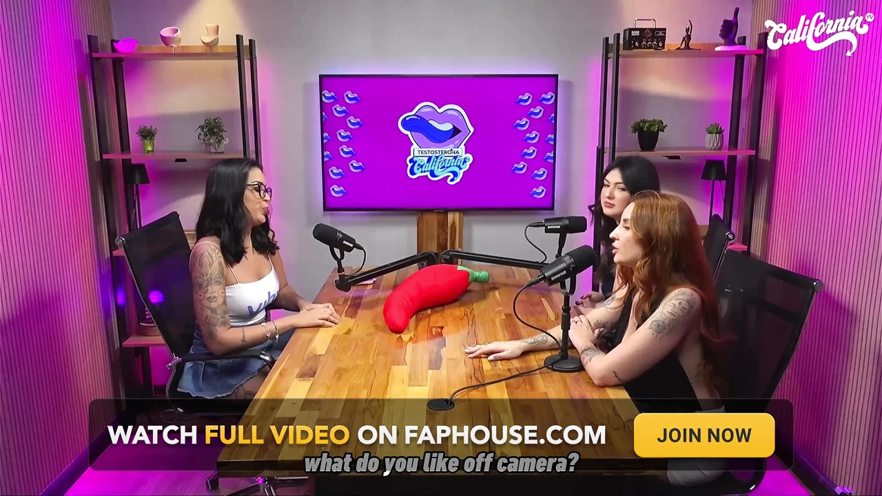 Hot Brunette Mari Baianinha and Lesbian Whoredom