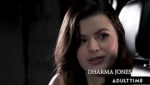 ADULT TIME - geiler dharma jones überzeugt freundin, sie zu ficken, während ihr mann weg ist! ANALER CREAMPIE