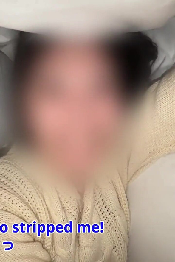 New Year's Sex at a Close Female Friend's House. Having Sex in Bed with a Cheerful and Fun Female Friend(#400)