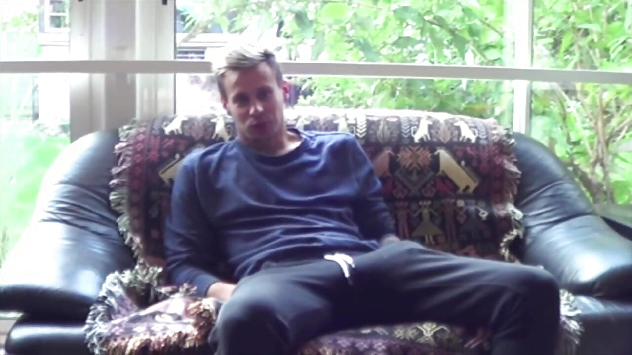 French amateur sex tape with Filip fucked bareback by Kriss