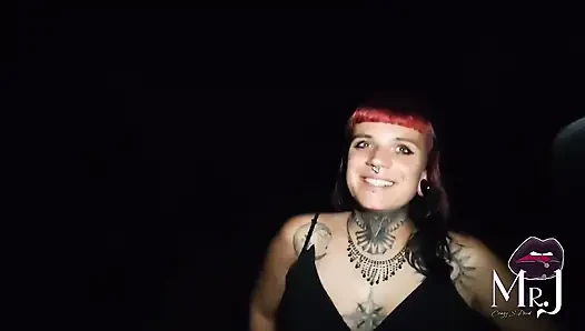 Aeryn gecenin ortasında bana yazdı.