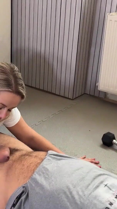 Vollbusige tschechische milf von langem schwanz gefickt | Clip 1
