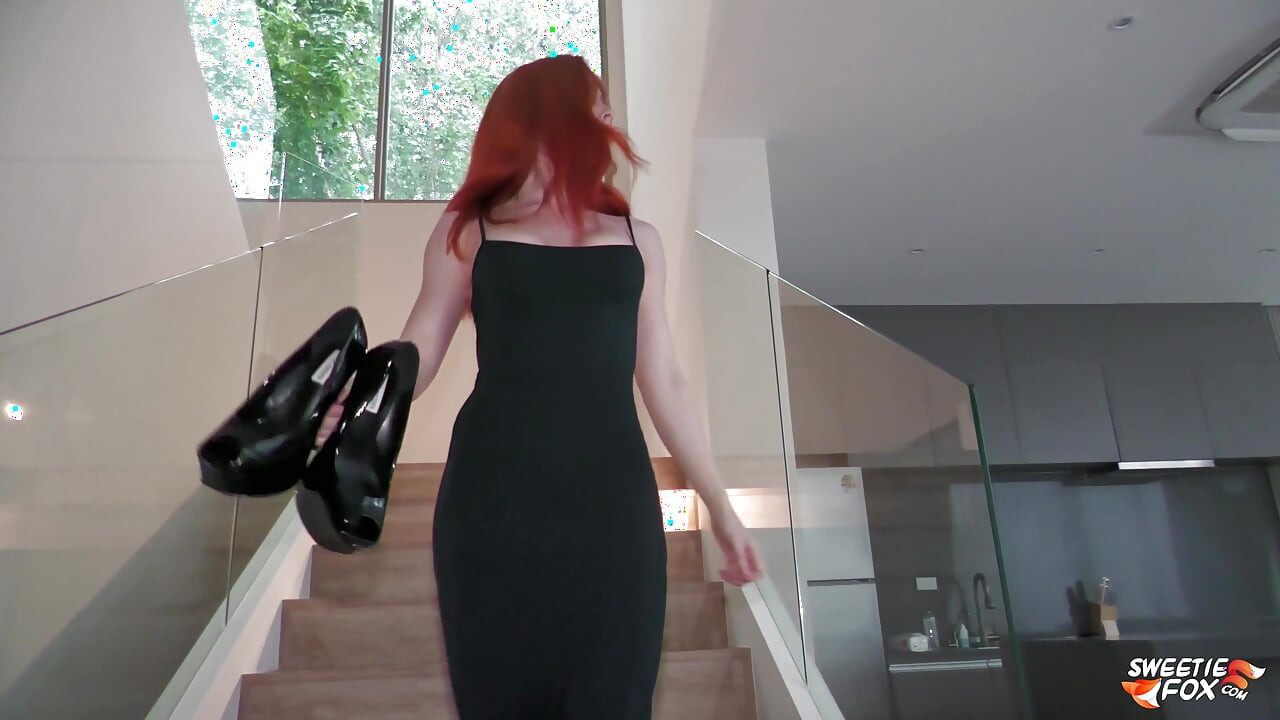 Busty Stranger Mistook the House and Offered to Make It Up with Sex - Sweetie Fox