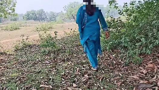 Hintli çift seks kocası karısını sikiyor