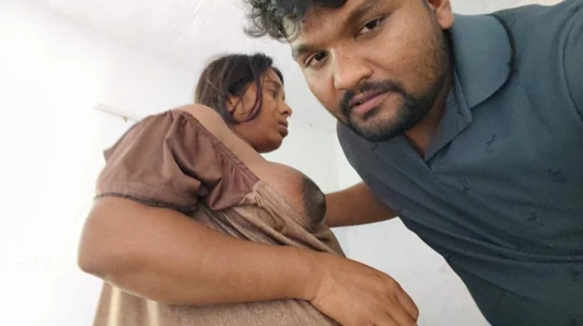 Dhire dhire davar aapne bhabhi ke boobs kiss kiya aaur bhabhi khush ho gai.