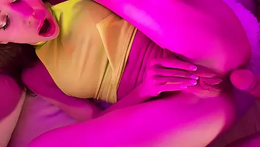 Горячий и грубый анальный секс с великолепной шаловливой подругой в видео от первого лица - Mia Bandini