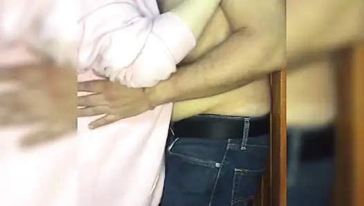 Mois удар живота