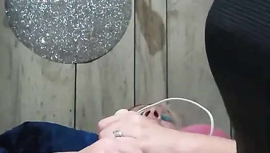 Vibrierender dildo, sie ist so ein böser, schlampiger müll-ho