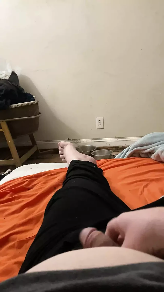 Chubby guy playing with myself
