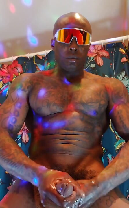 New Porn: BBC Worship Hallelujah Johnson,  Tall Dark Chocolate Muscles Tattoos Hairy BBC Hallelujah Johnson
