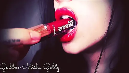 Büyük kırmızı dudaklarıma olan bağımlılığını büyüt! Ateşli ağzımla şehvet içinde olduğunu biliyorum!