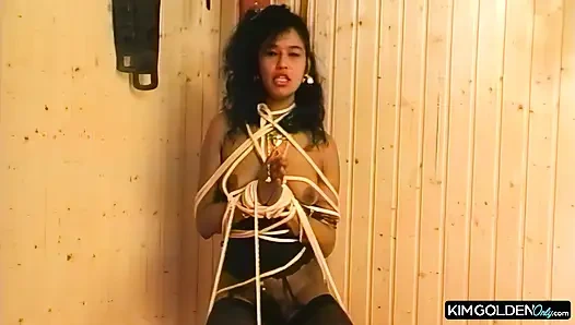 Leidenschaftliche Sauna-Penetration mit geilem Paar