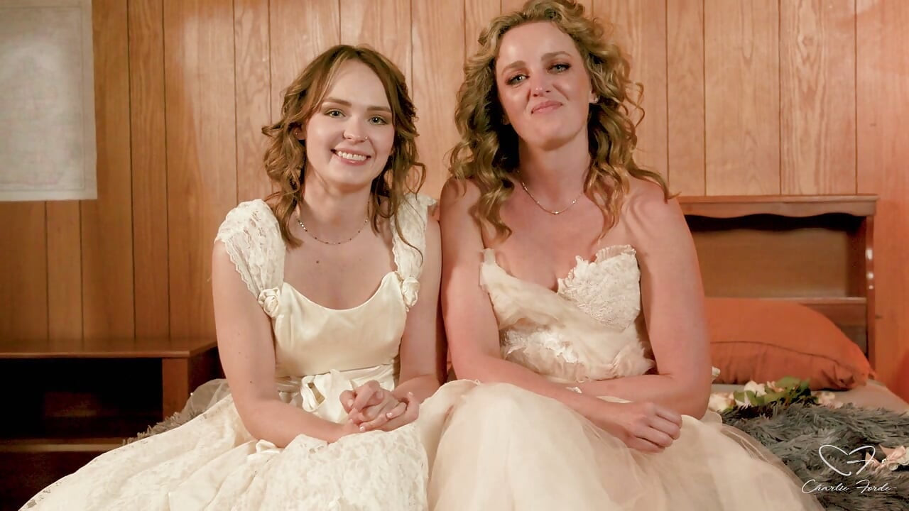 Interview: Marriage and Eloping Featuring Charlie Forde, Lilly Bell