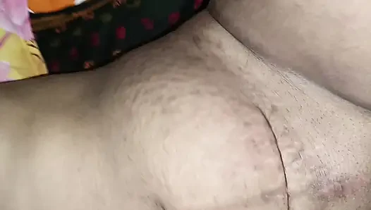 Desi magi hot sex. looking so beautiful.