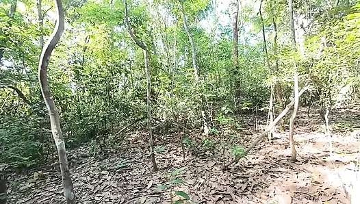 Thai girl walks and brags about peeing pain in the forest, but pushes to masturbate Thai Voice