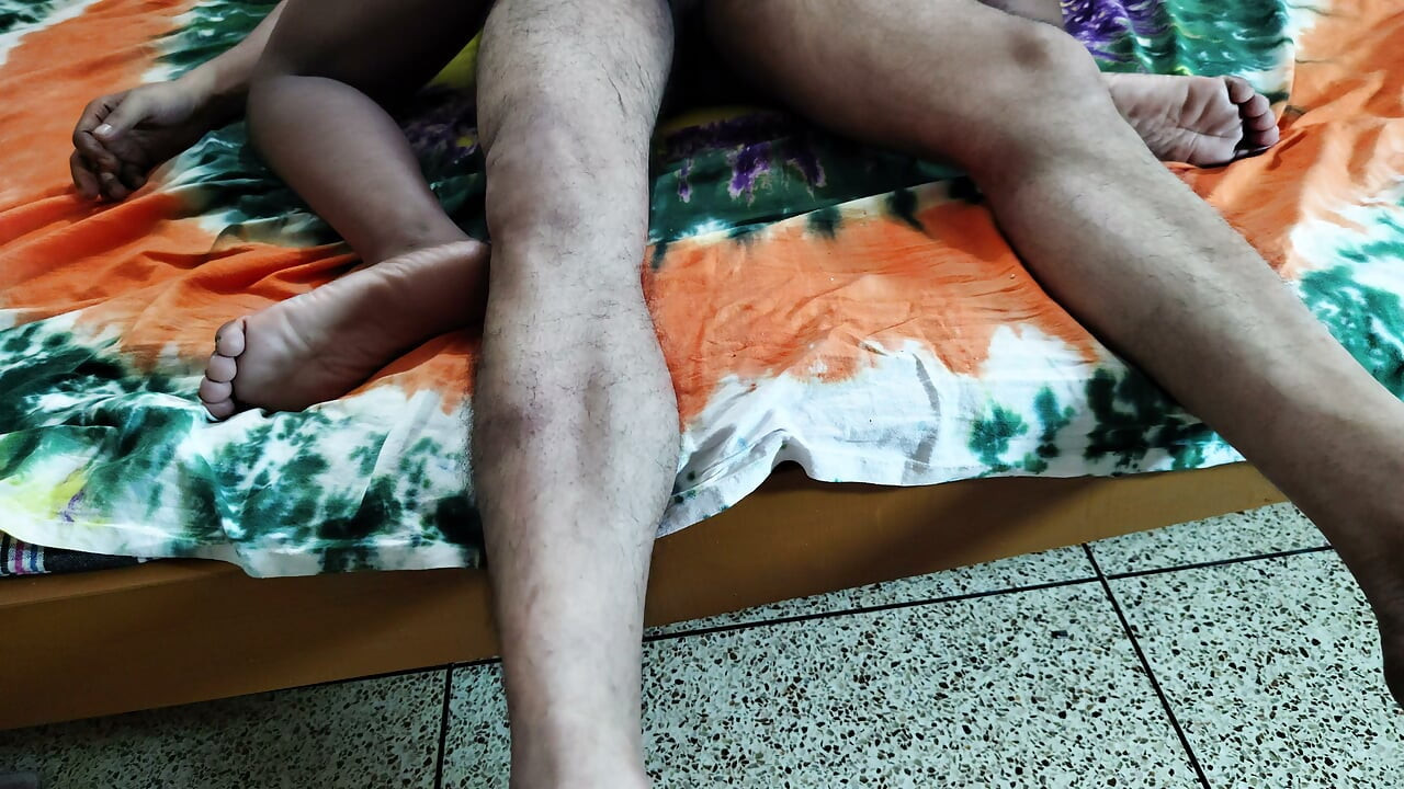 The village sister-in-law came to my house and climbed up and inserted my black penis into her little