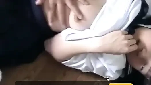 Üniversiteli kız sınıf arkadaşı tarafından sikiliyor