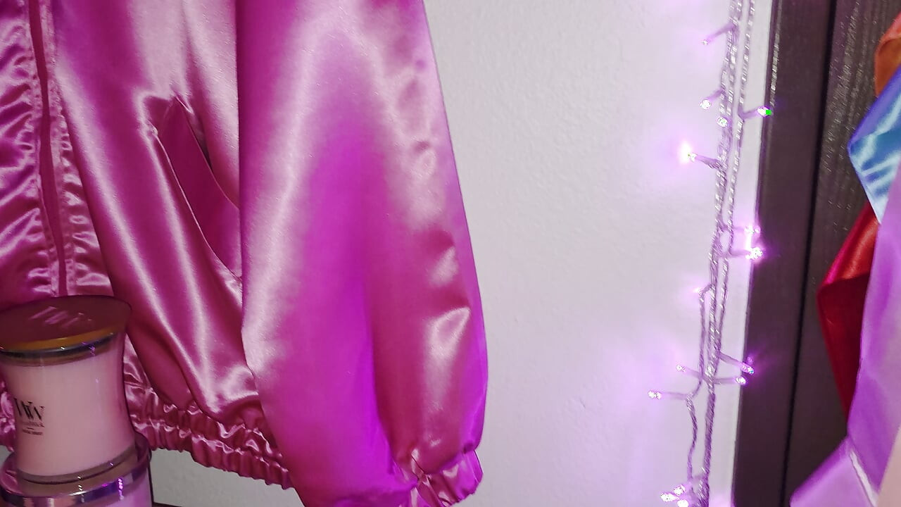 Meri shandar esitet satan bedroom