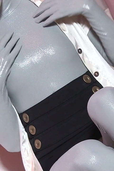 Porno-stjerne indpakket i zentai