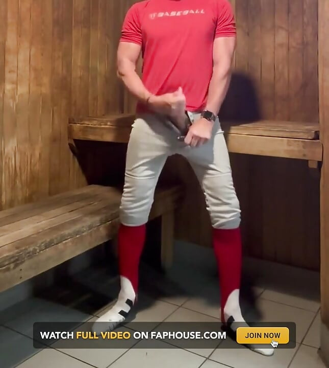 Cowok alpha lagi asik bersenang-senang di ruangan sauna bareng jockdad87 bagian 8