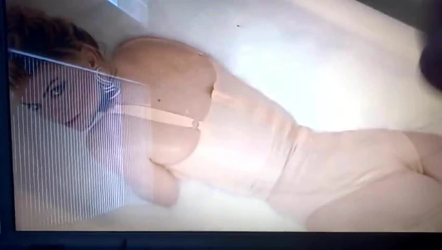 Cum on Fergie ass