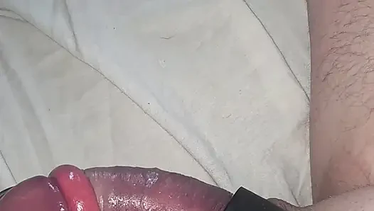 Büyük pompalanmış yarağımla oynuyorum ve boşalıyorum