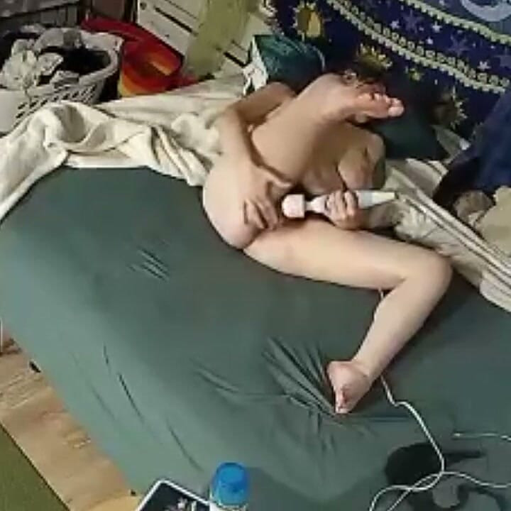 Cam no quarto da madrasta
