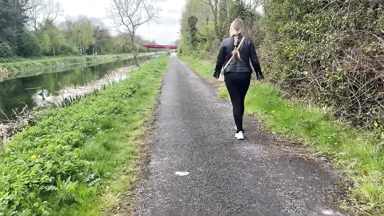 Can't Hold It, Pissing Outdoor Compilation