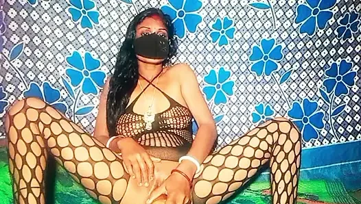 Mampi yenge yeni sikişiyor ve seksi kızlar