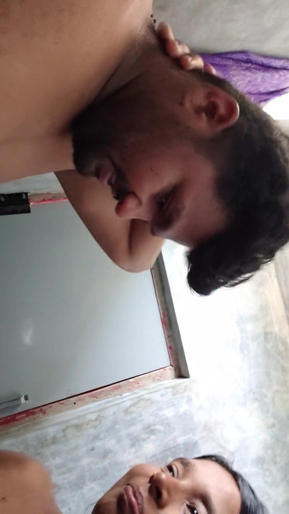 bathroom romantic kissing and big boobs suking young - doggy style xxx Hindi voice desi bhabhi. | Clip 2