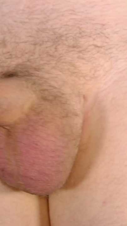 Penis lembek close up tangan bebas kontol yang belum disunat berdenyut, bergoyang dan menjatuhkan kulup di pertunjukan | Klip 2