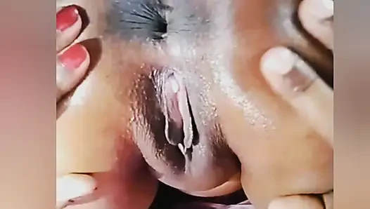 Horny Newly Married unsatisfied Indian Bhabhi Pussy Fingering Recording Viral Nude