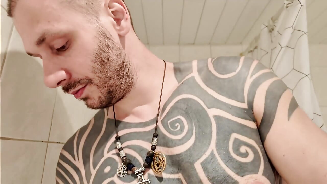 Jerking off to Porn