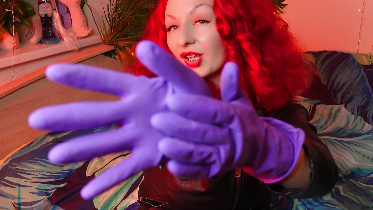 ASMR sounding: kitchen rubber gloves fetish