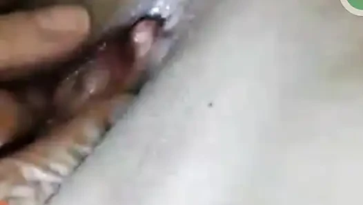 Cewek itu bilang padaku cukup coz teman kantornya ada di kamar nyaman