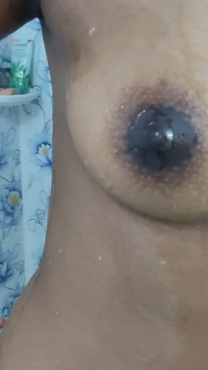 Desi Raseli Boudi Ki Chut Ki Gaarmi Naha Ke Nivaya Ungli Daal Ke Ah Ah Chillaya | क्लिप 2