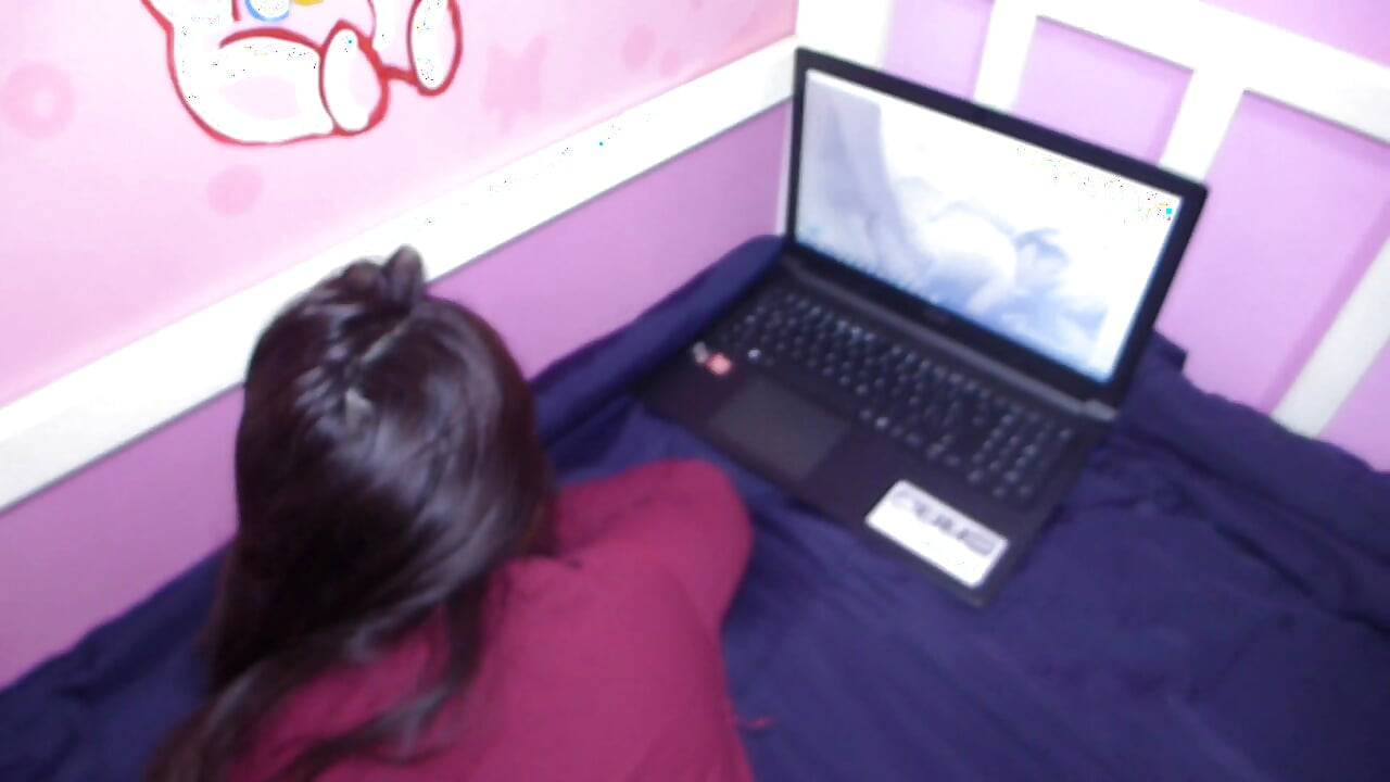 Họ đút một con cặc vào âm hộ và đít của tôi. Chảy tràn tinh dịch lỗ hậu mạnh bạo