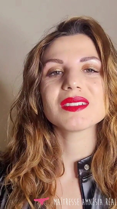 Vends-ta-culotte - Humiliation of a small cock loser by a beautiful French dominatrix | Clip 1