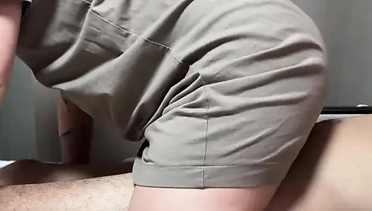 Беременная жена со спазмами не выдержала и жестко доила мужа во время спазмов