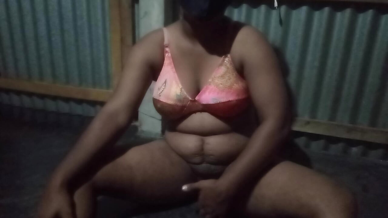 Beautiful Desi Indian Mommy Fucks Son's Friend While Playing Football HD