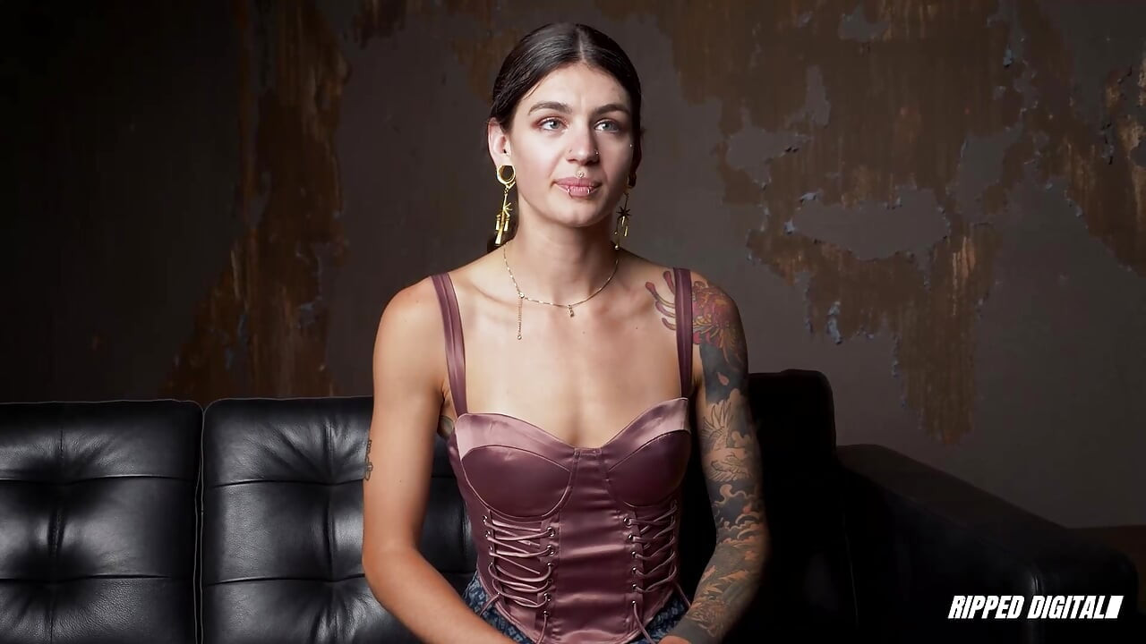 Ramona Vixen denkt dat ze niet breekbaar is totdat ze haar ongelijk bewijzen