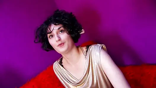 Minyon kız götten çifte sikişiyor