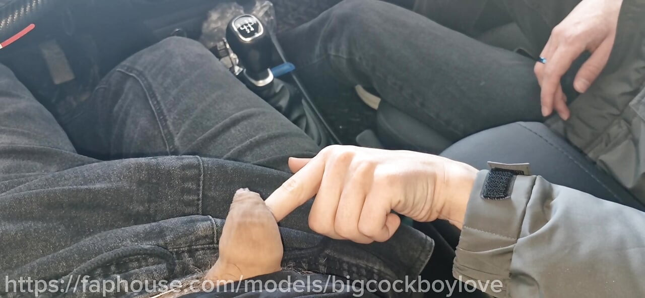 Sugând unui frate vitreg în parcare