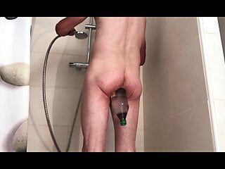 Diversión anal en la ducha