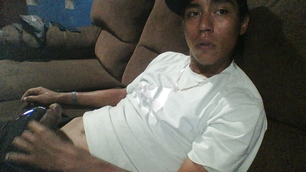 Saya Menghabiskan Waktu Menonton Banyak Pornografi Di PC