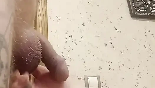 Close-up blowjob and a mouthful of hot cum