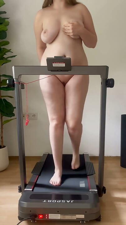 : 러닝머신에서 자위하기 (스포츠 트레이닝)